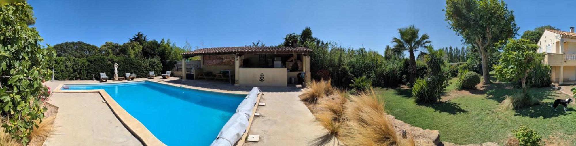 Offrez-Vous Un Sejour Dans Notre Gite A Entressen Une Grande Piscine Pour Se Rafraichir ,Un Espace De Jeux Pour Enfants Pour Des Heures De Divertissement Un Terrain De Petanque Pour Des Parties Endiablees Εξωτερικό φωτογραφία